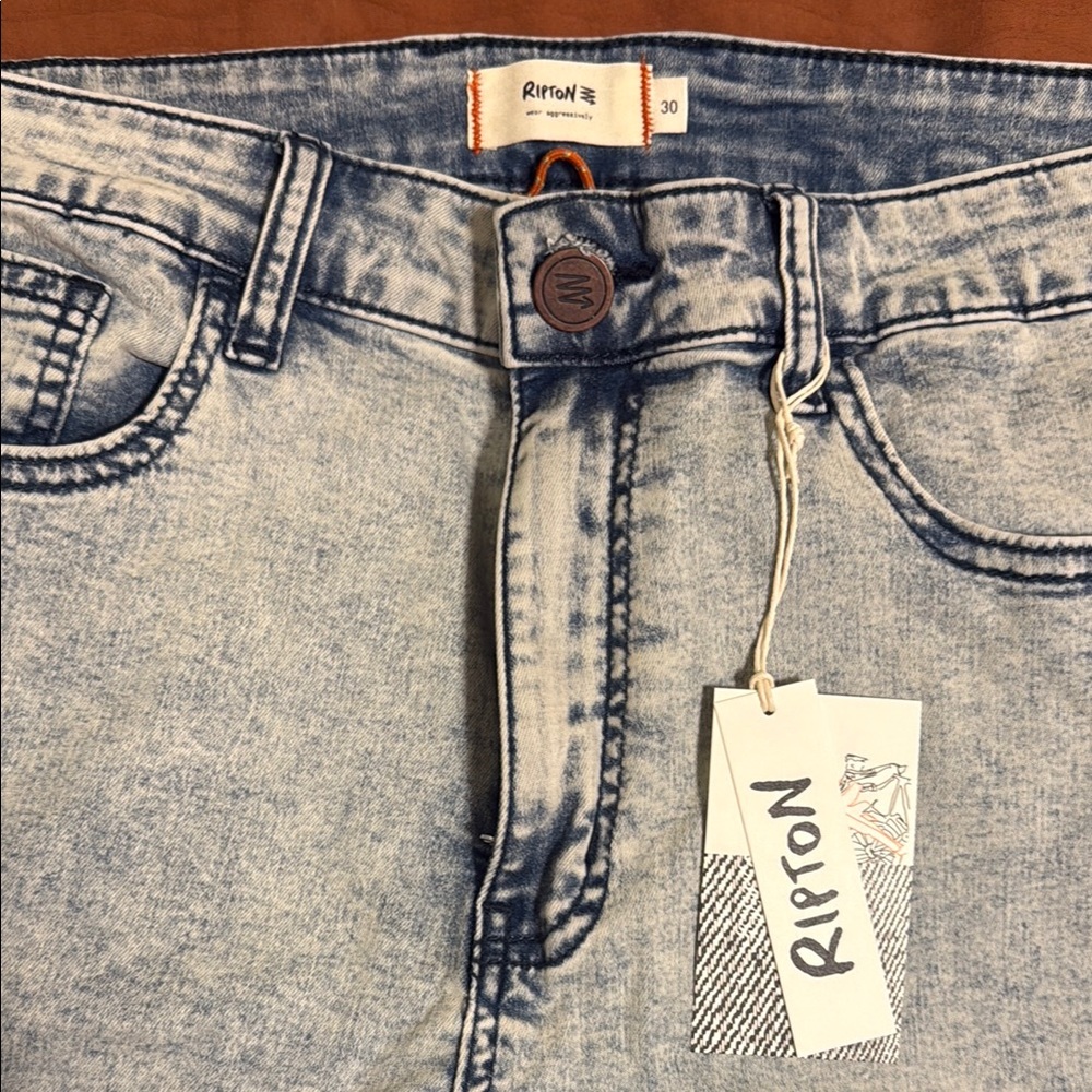 Women's Light Acid Wash Jeggings - Picture 3 of 5
